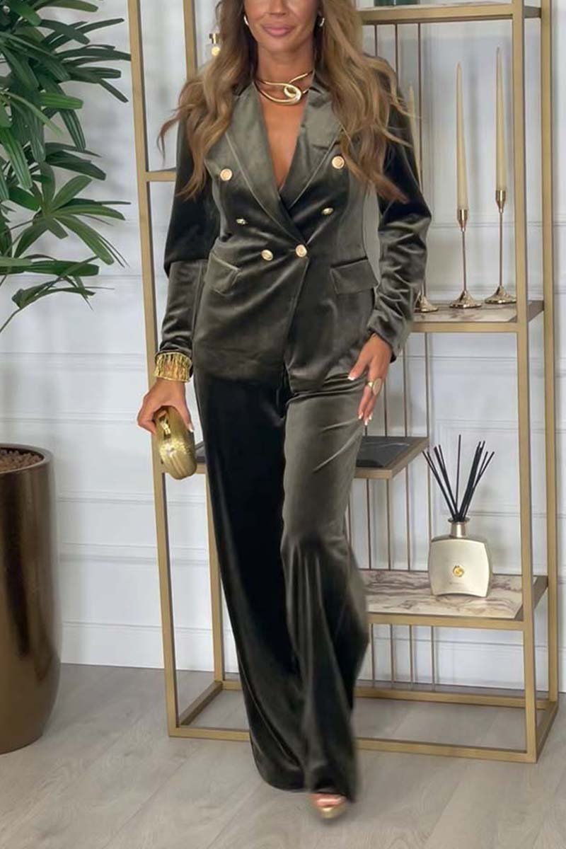 Women’s Double-Breasted Velvet Two-Piece Suit (Fall/Winter 2025)